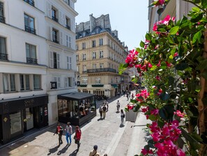 บริเวณภายนอก