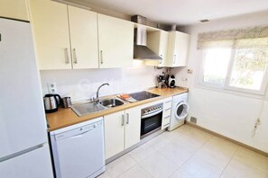 Fridge, microwave, oven