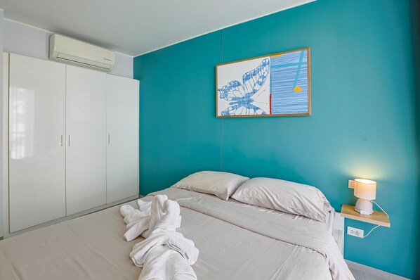 Apartment, Balkon | Zimmersafe, Verdunkelungsvorhänge, Bügeleisen/Bügelbrett