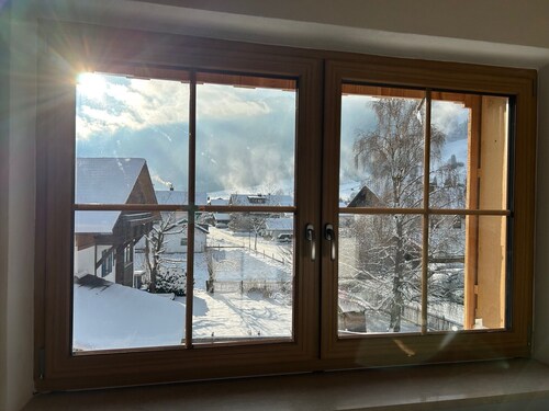 Comfort apartment with 2 bedrooms, 2 bathrooms & fireplace - space for the whole family