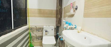 Ντουζιέρα, πετσέτες, Χαρτί υγείας