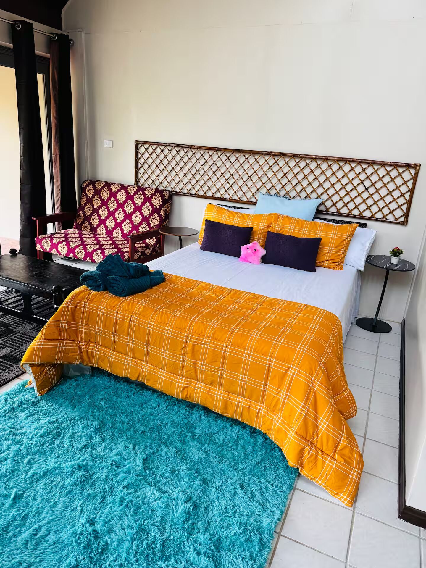 1 camera, Wi-Fi (a pagamento), lenzuola