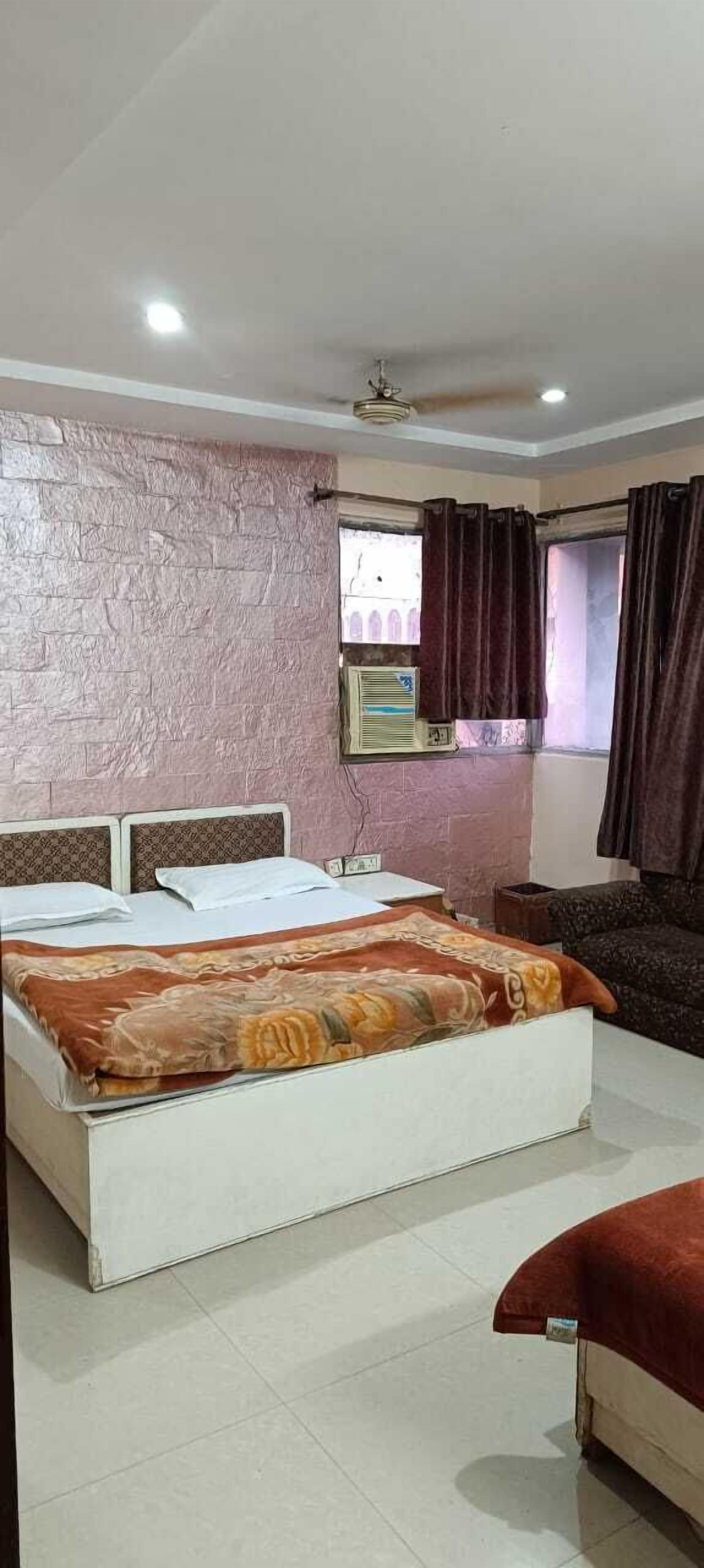 Quarto família | Espaço de trabalho para notebook, Wi-Fi de cortesia