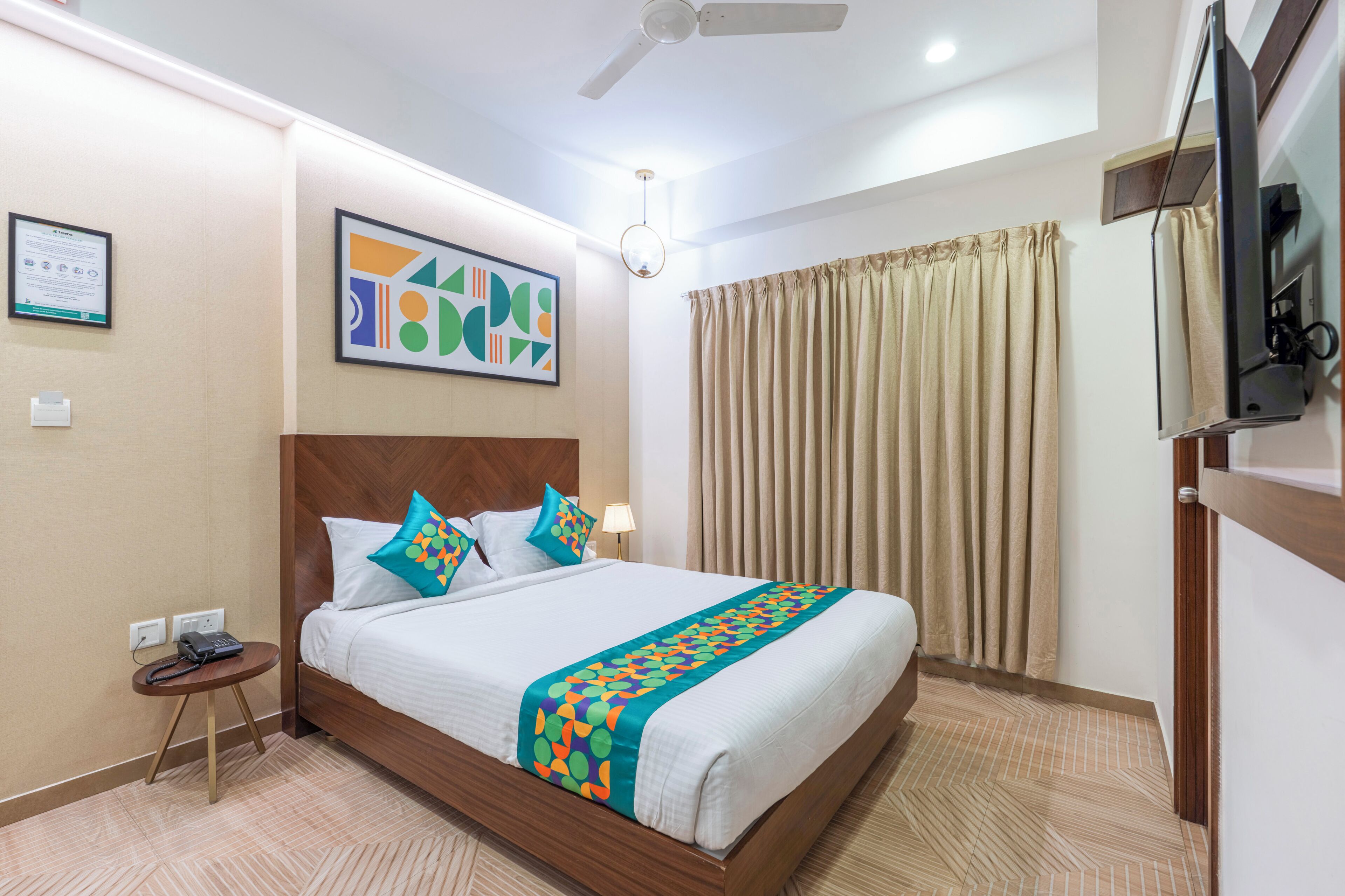 Chambre Double Standard | Fer et planche à repasser