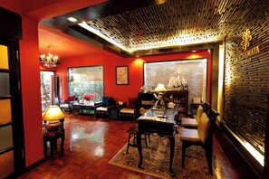Reception - Rachamankha Flora House Chiang Mai (Chiang Mai)