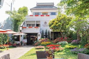 Front of property - Rachamankha Flora House Chiang Mai (Chiang Mai)