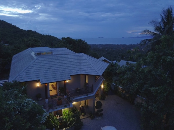 Habitación, 3 habitaciones, para fumadores, alberca privada | Alberca | Alberca al aire libre