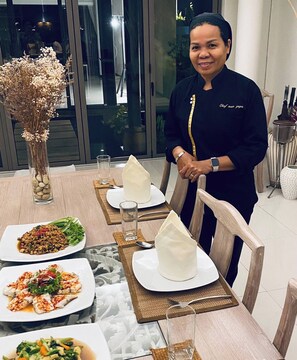 Room, 3 Bedrooms, Smoking, Private Pool | Dining