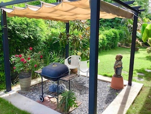 Habitación, 3 habitaciones, para fumadores, alberca privada | Terraza o patio