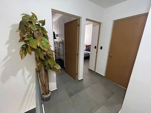 3 間睡房、熨斗/熨衫板、上網、床單