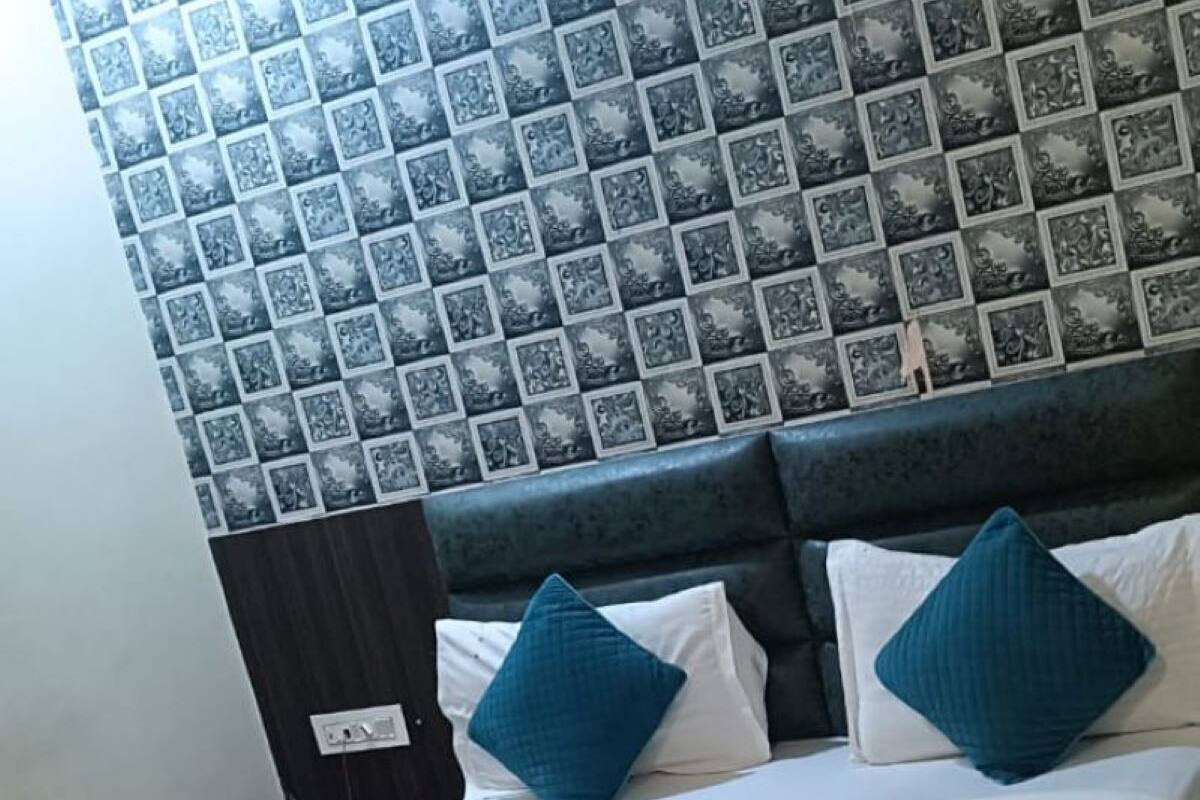 Ropa de cama de alta calidad y escritorio
