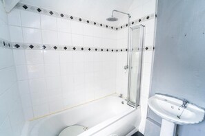 House, 3 Bedrooms, Balcony, Garden View | Bathroom