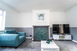 House, 3 Bedrooms, Balcony, Garden View | Living room
