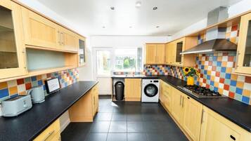 House, 3 Bedrooms, Balcony, Garden View | Interior