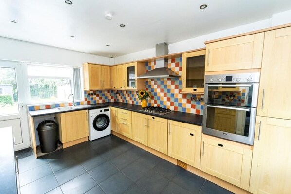 House, 3 Bedrooms, Balcony, Garden View | Interior