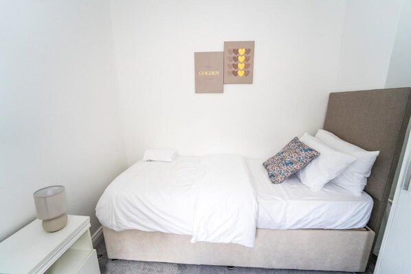 Room - Sunny Lodge in Anstey - Spacious 3 Bedroom Home (Leicester)