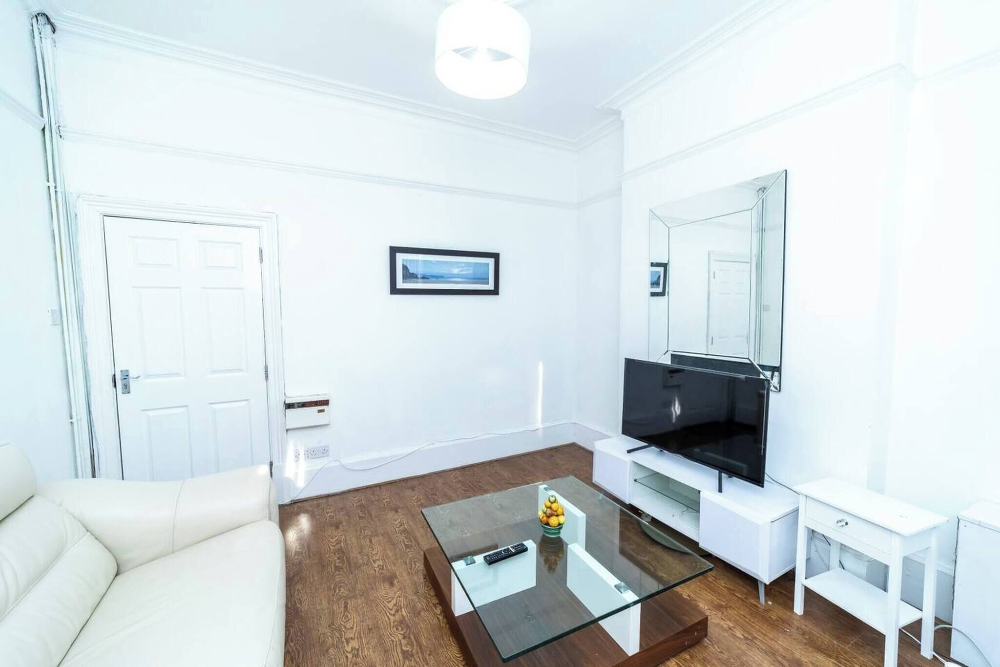 House, 6 Bedrooms | Living area