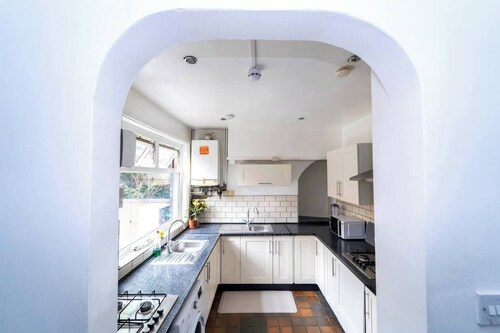 Charming Victorian Home in Heart of Leicester