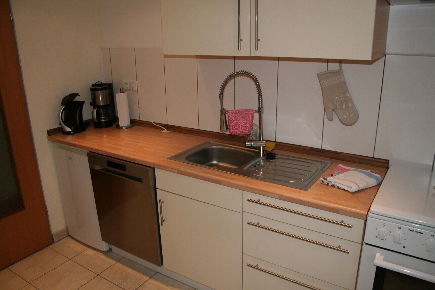 Kühlschrank, Ofen, Herdplatte, Geschirrspüler