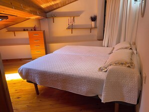 2 bedrooms, bed sheets