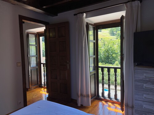 La Casina del Arroyo, rural cottage for 2-4 people in Poo de Cabrales