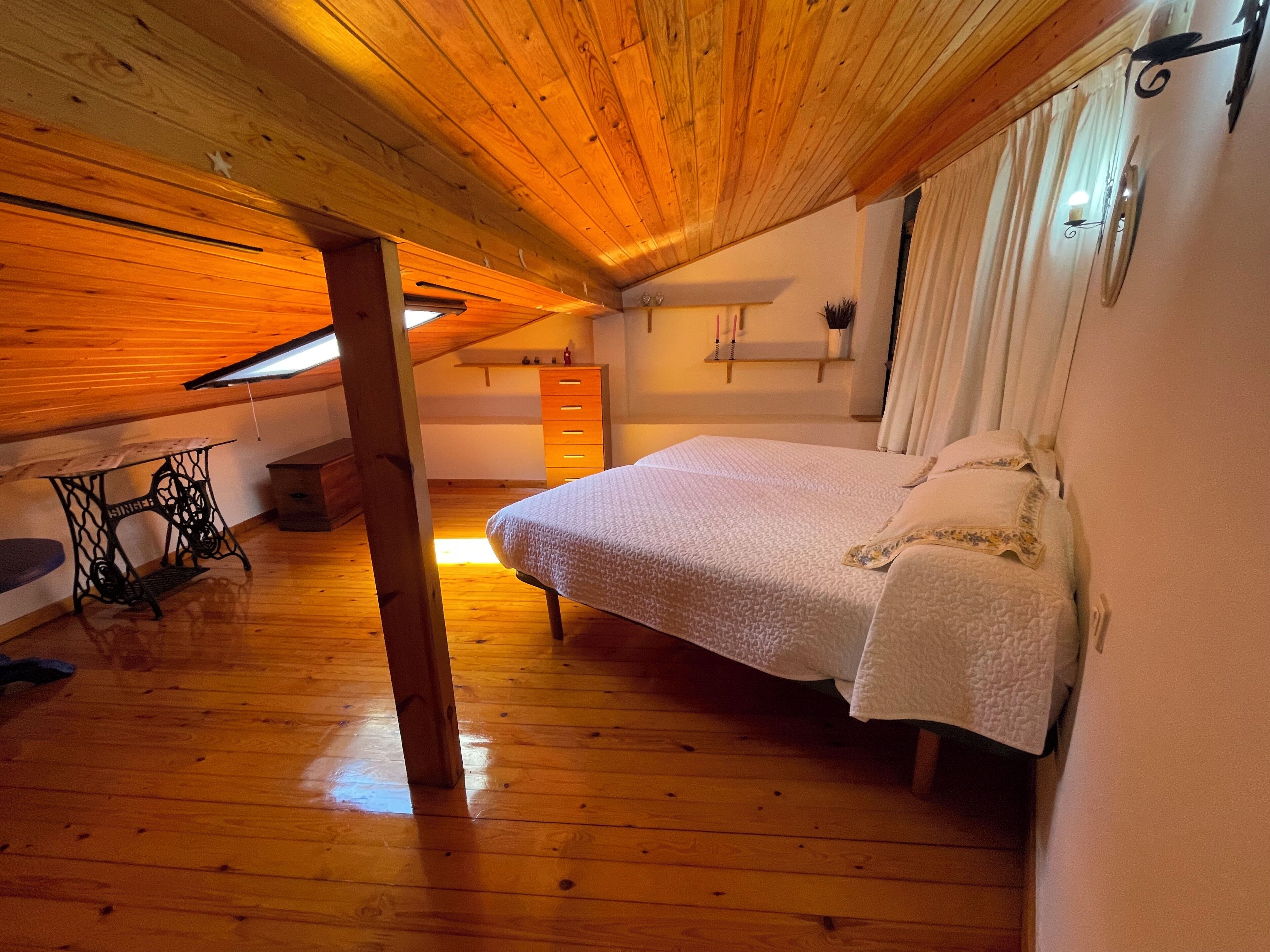 2 bedrooms, bed sheets