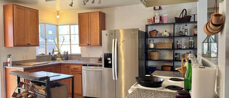 Horno, placa de cocina, lavavajillas