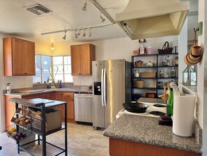 Oven, stovetop, dishwasher