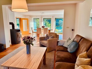 TV, fireplace, table tennis, stereo - Ferienhaus Boddenblick - Charming semi-detached house in Trips on Rügen - (Bergen auf Rügen)