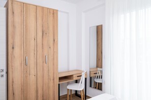 Desk, free WiFi, bed sheets - Green Almond Two Bedroom Loft with Pool Access (Kavala)