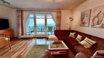 Fernseher, DVD-Player, Stereoanlage