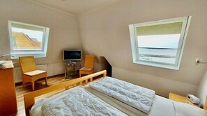 2 bedrooms, bed sheets