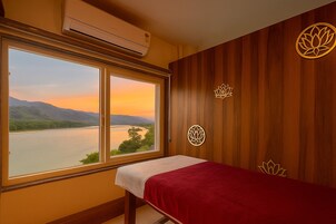 Ayurvedic treatments, 1 treatment room