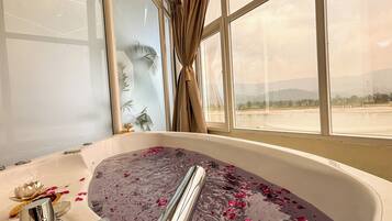 Private spa tub