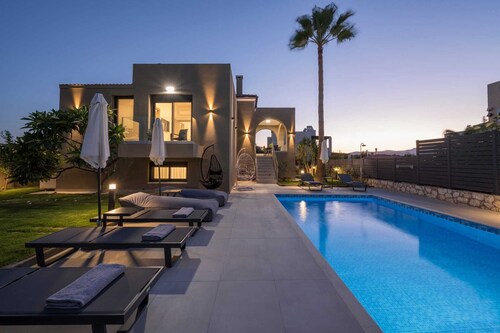 Luna Luxury Living, Villa