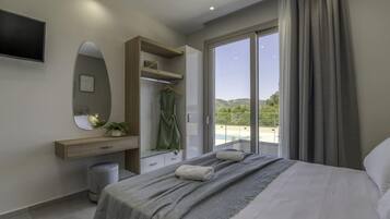 4 bedrooms, soundproofing, iron/ironing board, travel crib