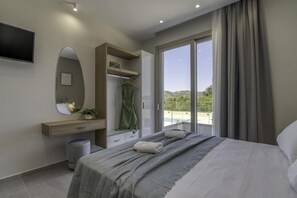4 slaapkamers, een strijkplank/strijkijzer, reisbedje, internet