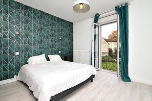 1 habitación, tabla de planchar con plancha, wifi y ropa de cama 