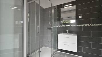 Shower, towels