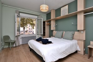 1 habitación, tabla de planchar con plancha, wifi y ropa de cama 