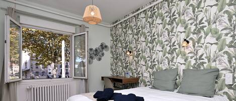 1 habitación, tabla de planchar con plancha, wifi y ropa de cama