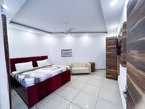 Chambre double ou avec lits jumeaux, vue sur la ville | Accès au Wi-Fi (inclus)