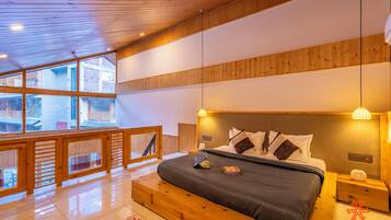 Deluxe Duplex Room (with balcony)