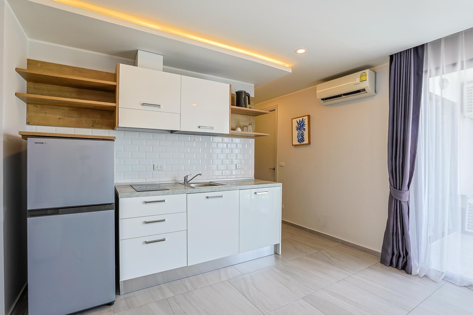 Apartment, Balcony, Mountain View | Private kitchenette | Full-size fridge, microwave, stovetop, electric kettle