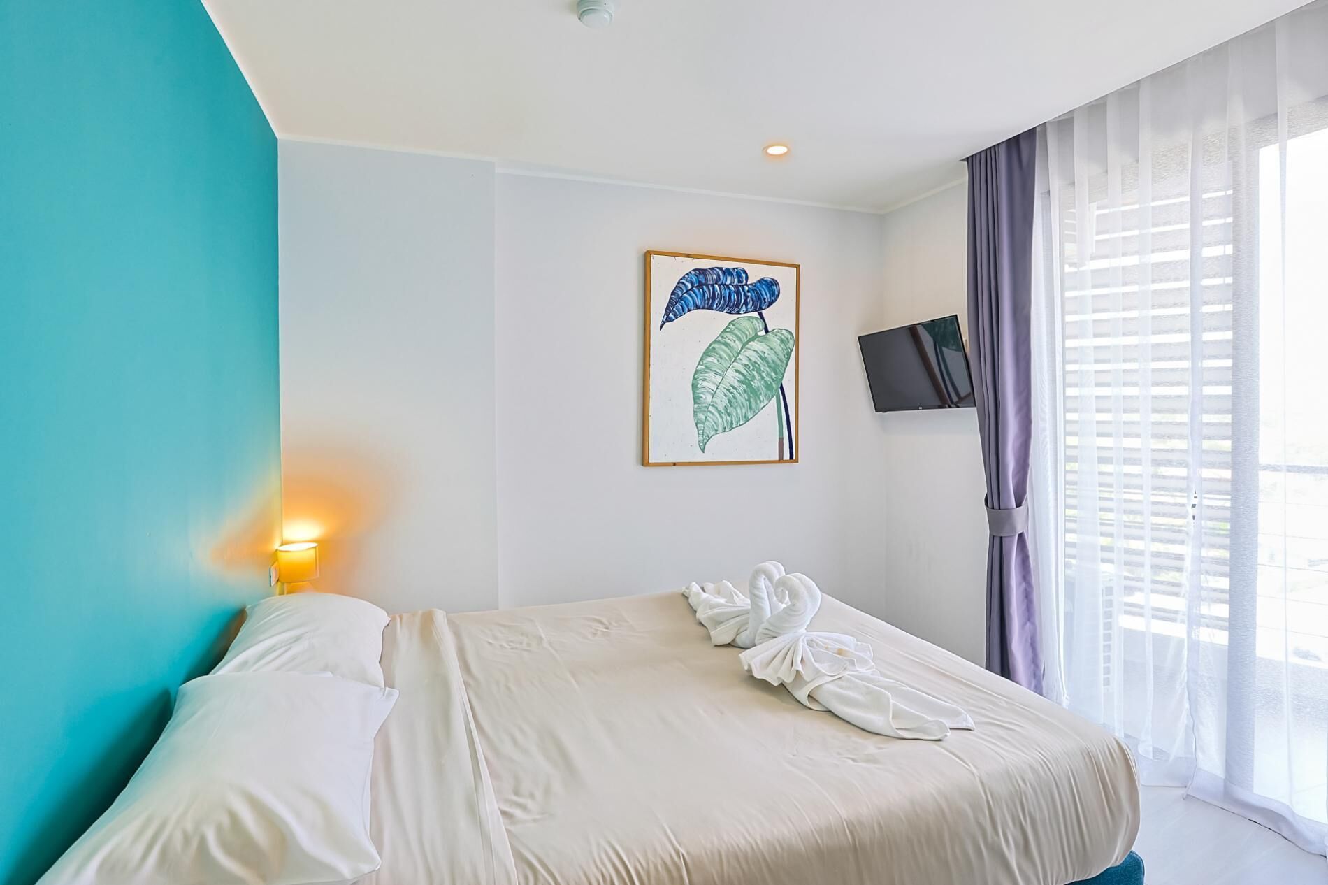 Apartment, Balcony, Mountain View | In-room safe, blackout drapes, iron/ironing board, free WiFi