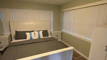 Iron/ironing board, WiFi, bed sheets