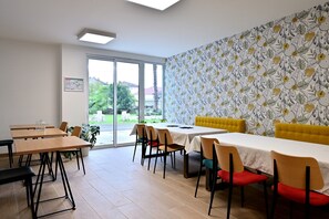 Dining - Room 'Room 7' with Shared Terrace, Wi-Fi, and Air Conditioning (Salies-du-Salat)