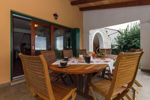 Outdoor dining - Villa Marina, Spacious 4 Bedroom Villa with Access to Two Shared Pools (Koromačno)