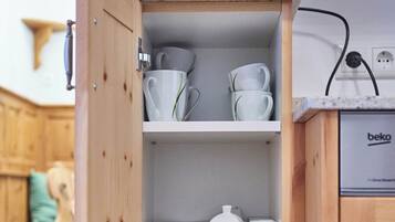 Family House, 2 Bedrooms, Garden View | Private kitchen | Coffee/tea maker, electric kettle, toaster