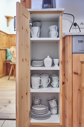 Family House, 2 Bedrooms, Garden View | Private kitchen | Coffee/tea maker, electric kettle, toaster - Haus Erni (Bad Aussee)